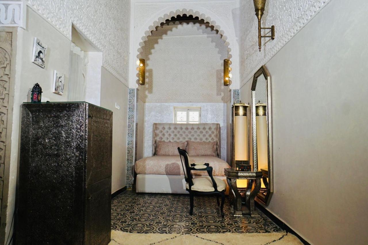 Riad Amelia : Lalla Nora Room Tétouan Екстериор снимка